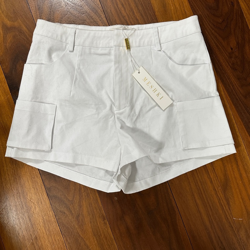 NEW MESHKI White Cargo shorts Size Women’s Medium 10/30